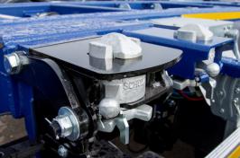 TWISTLOCKS ET TRAVERSES